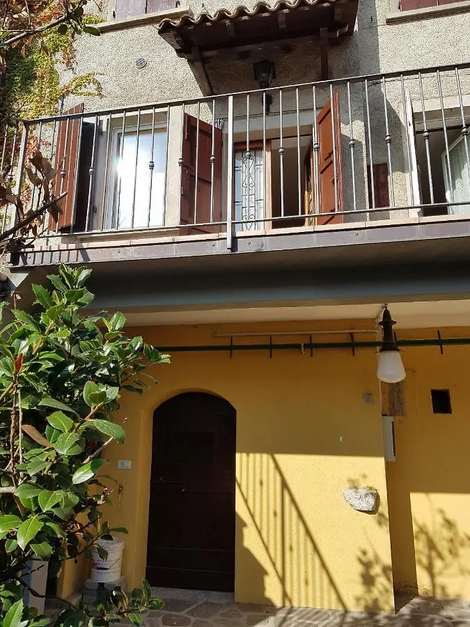 Apartment Ferienwohnung Il Cortiletto Gargnano Italien